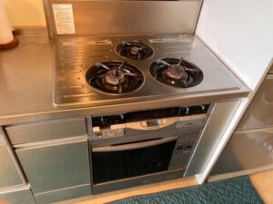 神奈川のキッチン取付け隊　TOTO特殊コンロの工事　施工前